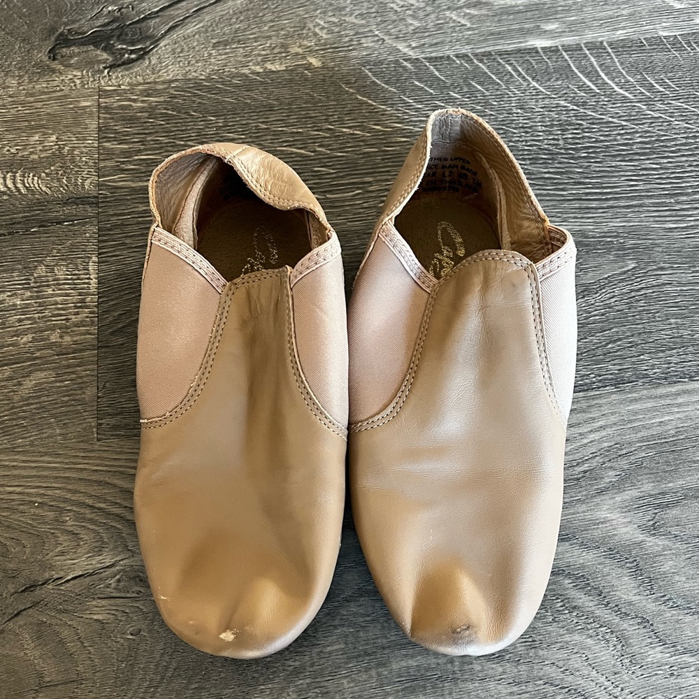 Capezio Slip-on Jazz Shoes Size 7M